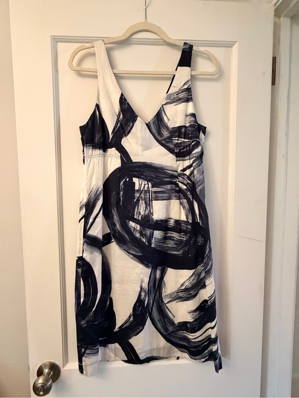 Vince V-Neck Sleeveless Abstract Print Dress in Blue, Black, and White
